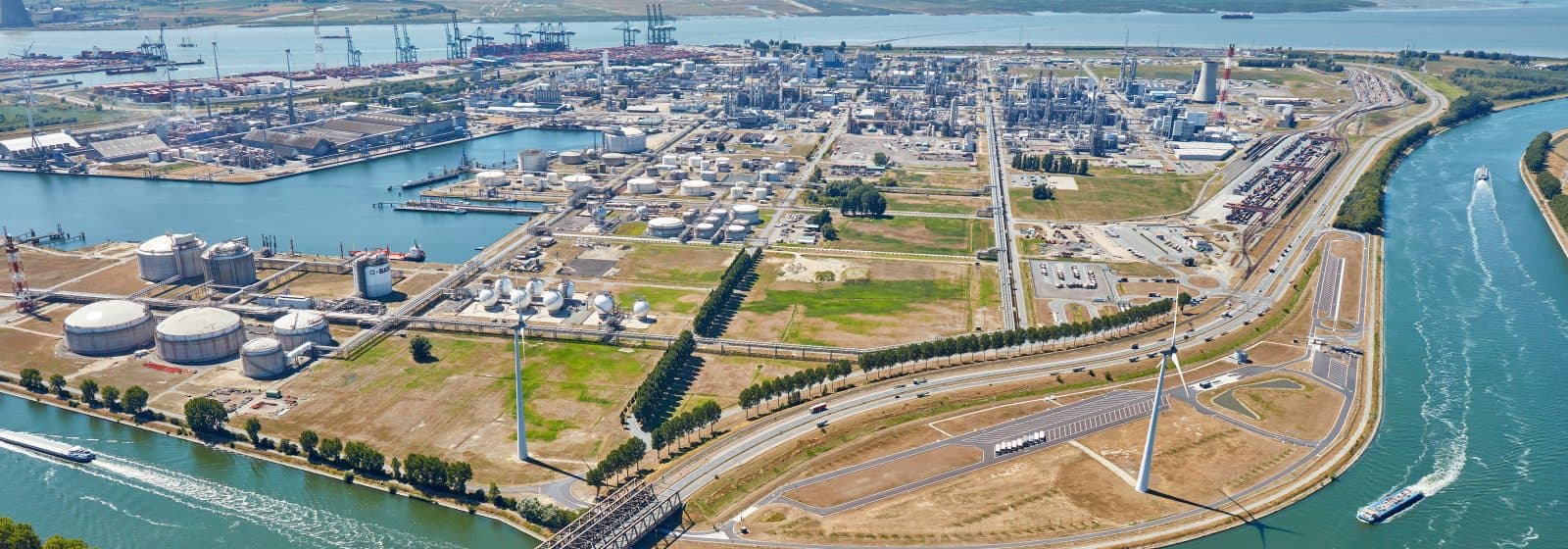 Luchtfoto van de BASF-site in de haven van Antwerpen